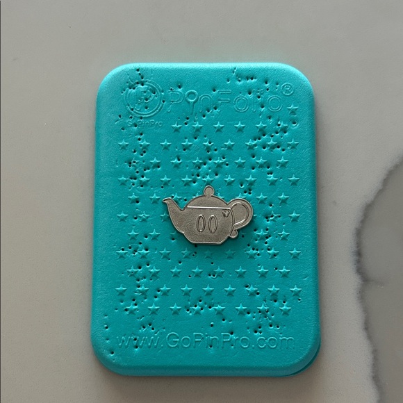 5/$30 Disney Hidden Mickey Mickey Teapot CHASER pin - Picture 1 of 3